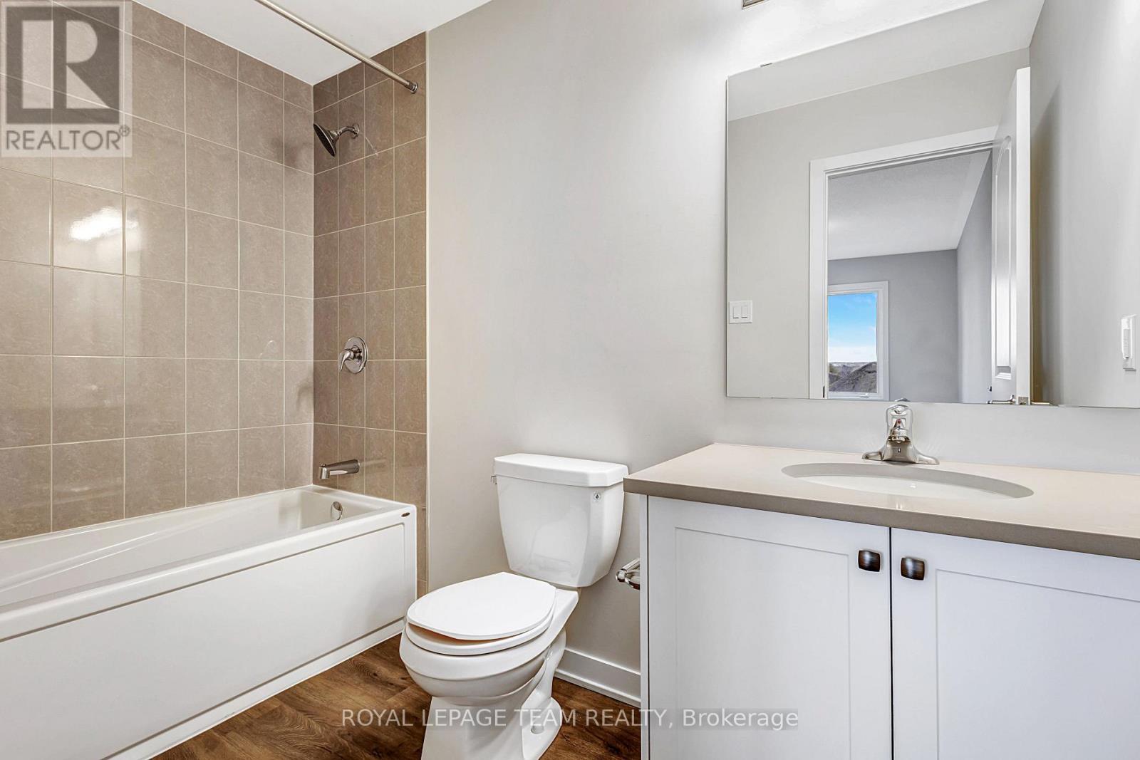 1004 Elixir Place, Ottawa, ON - Indoor Photo Showing Bathroom