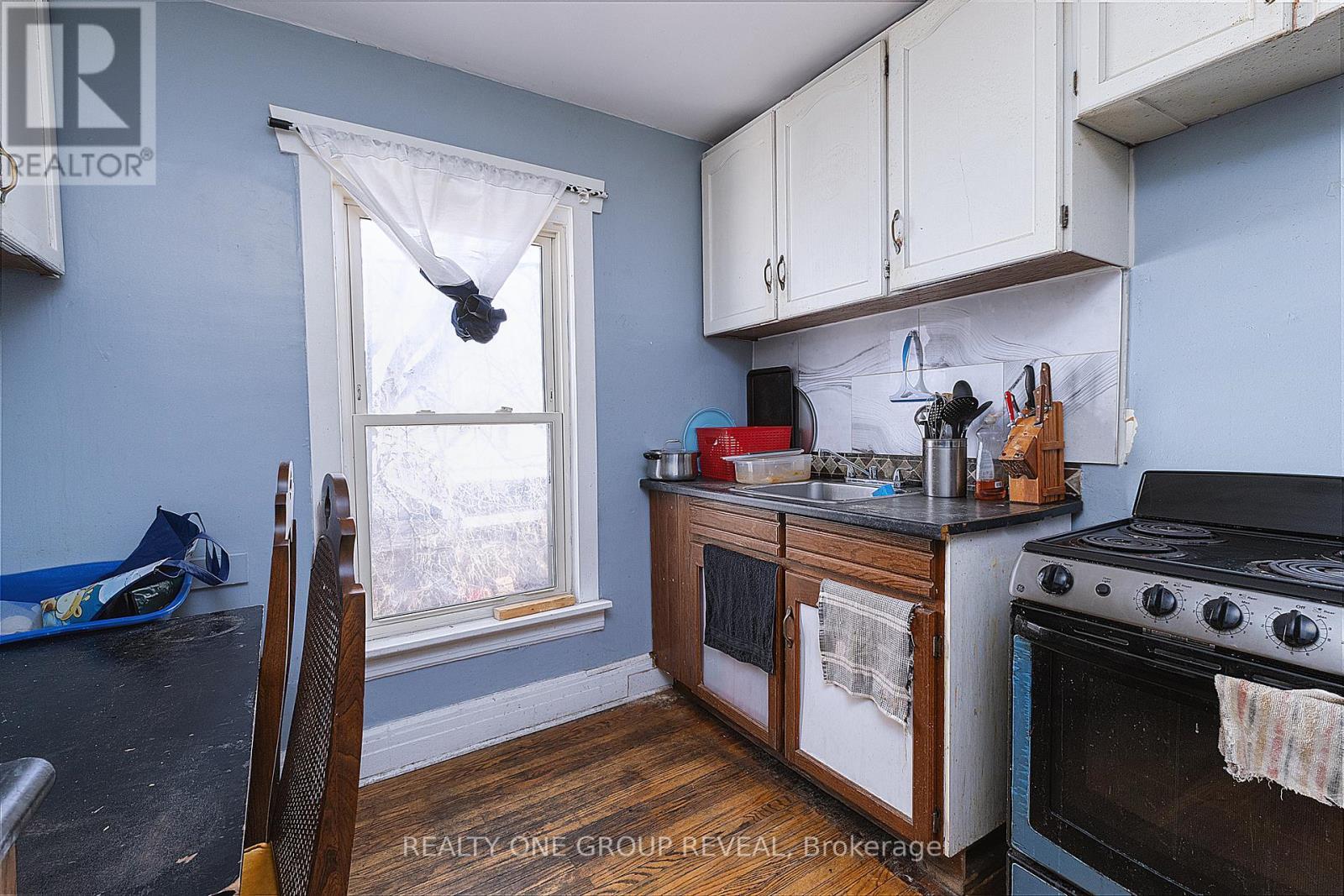 277 Jarvis Street, Oshawa, ON - Indoor