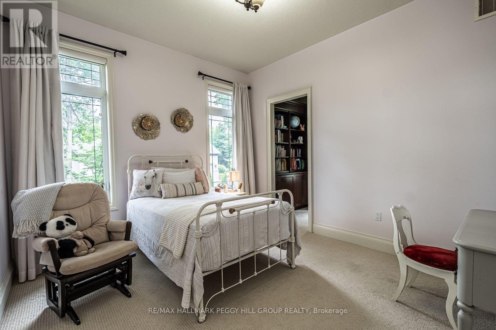 32 Gallagher Crescent, Springwater, ON - Indoor Photo Showing Bedroom