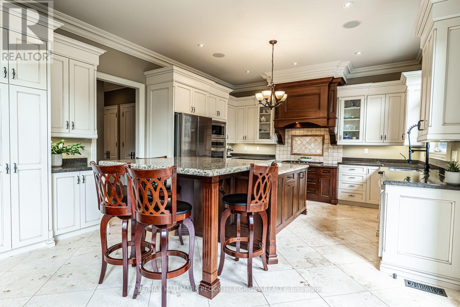 32 Gallagher Crescent, Springwater, ON - Indoor Photo Showing Other Room