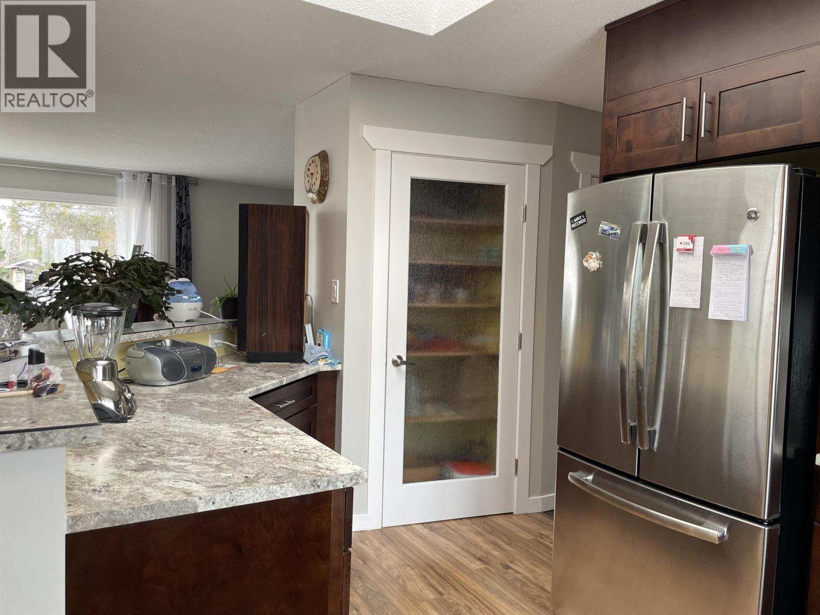 2498 Devonshire Crescent, Prince George, BC - Indoor Photo Showing Kitchen