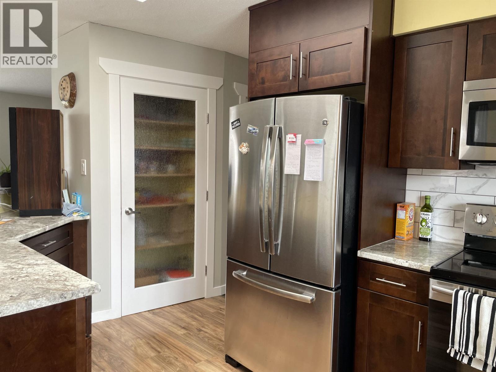 2498 Devonshire Crescent, Prince George, BC - Indoor Photo Showing Kitchen