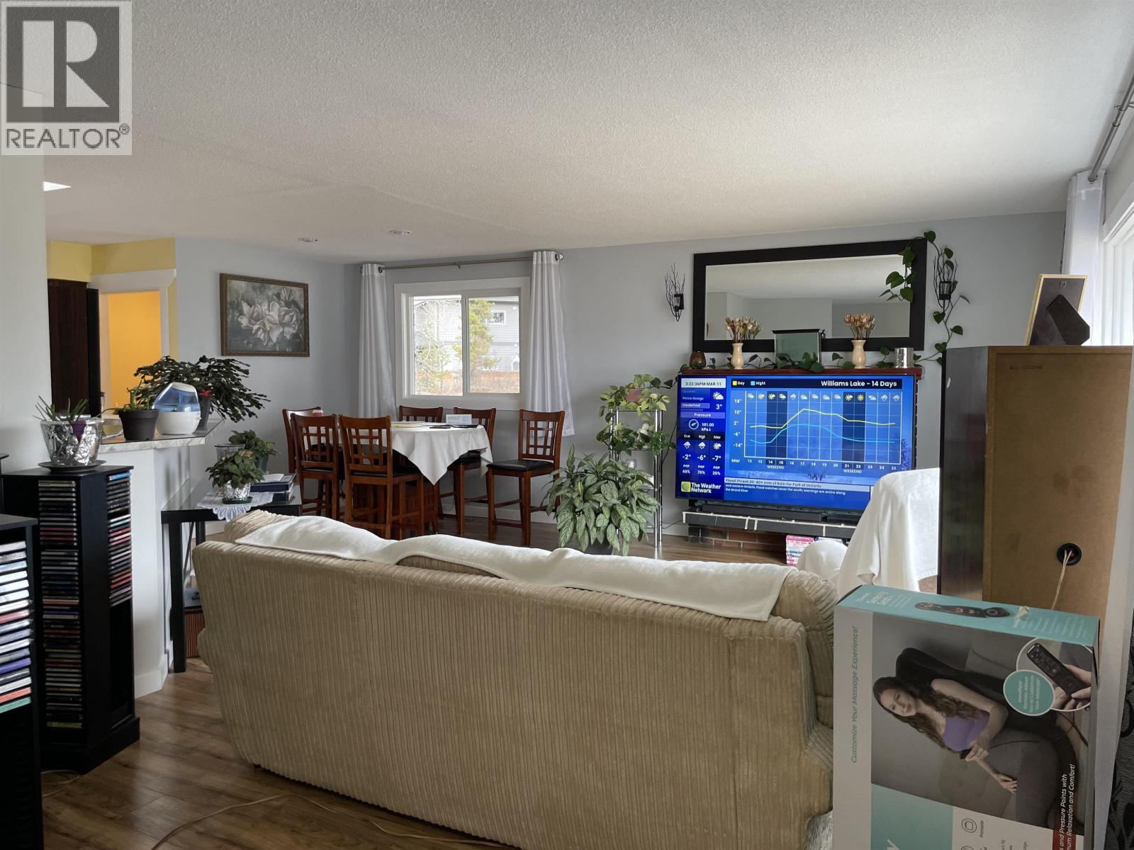 2498 Devonshire Crescent, Prince George, BC - Indoor Photo Showing Living Room