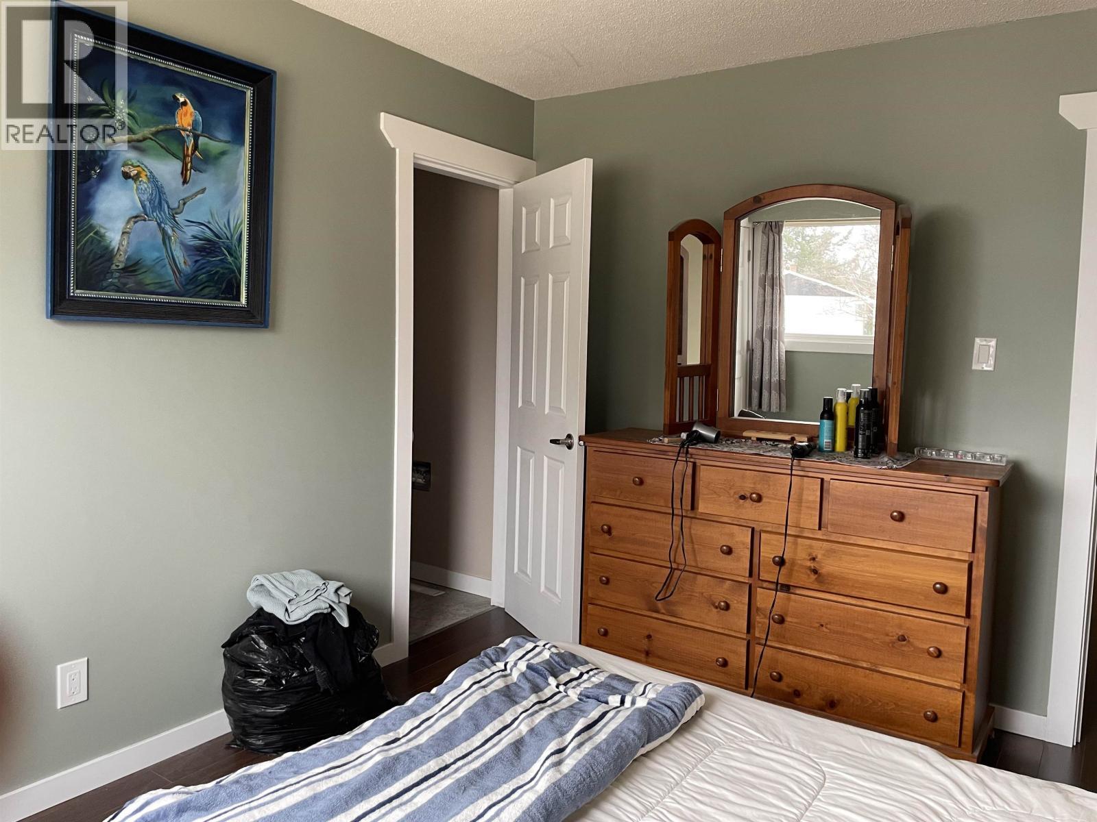 2498 Devonshire Crescent, Prince George, BC - Indoor Photo Showing Bedroom