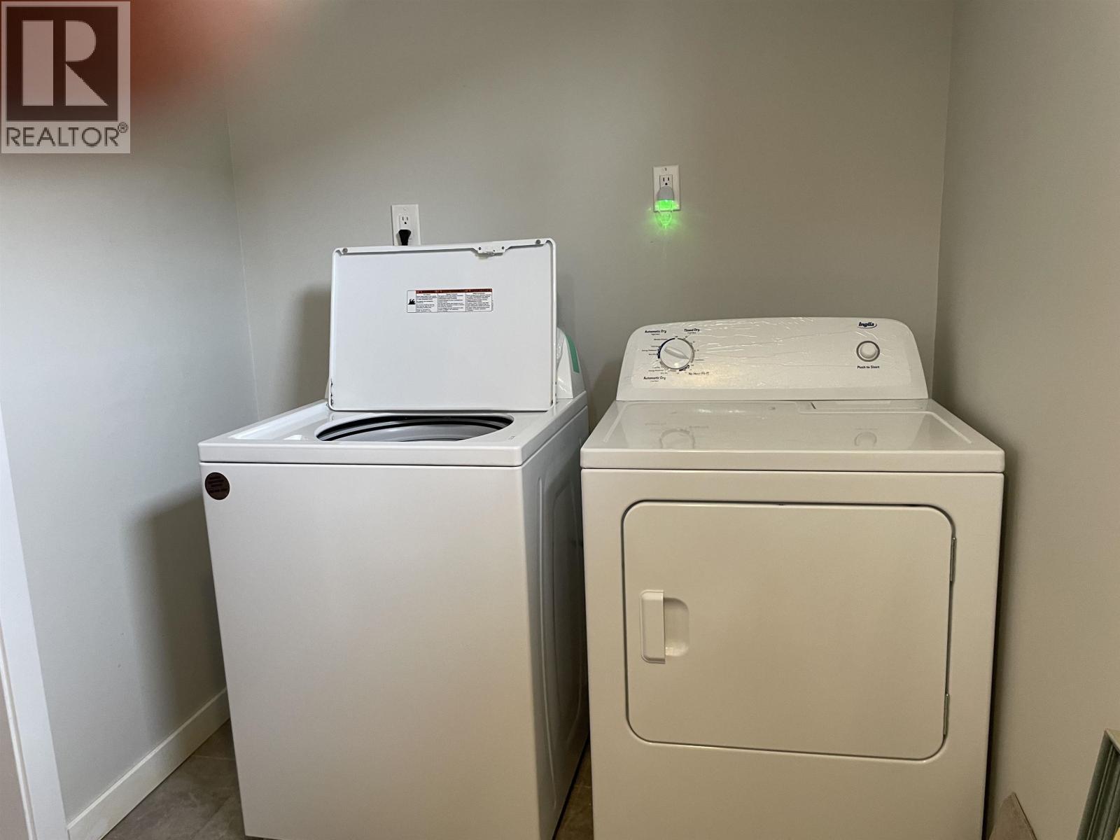 2498 Devonshire Crescent, Prince George, BC - Indoor Photo Showing Laundry Room