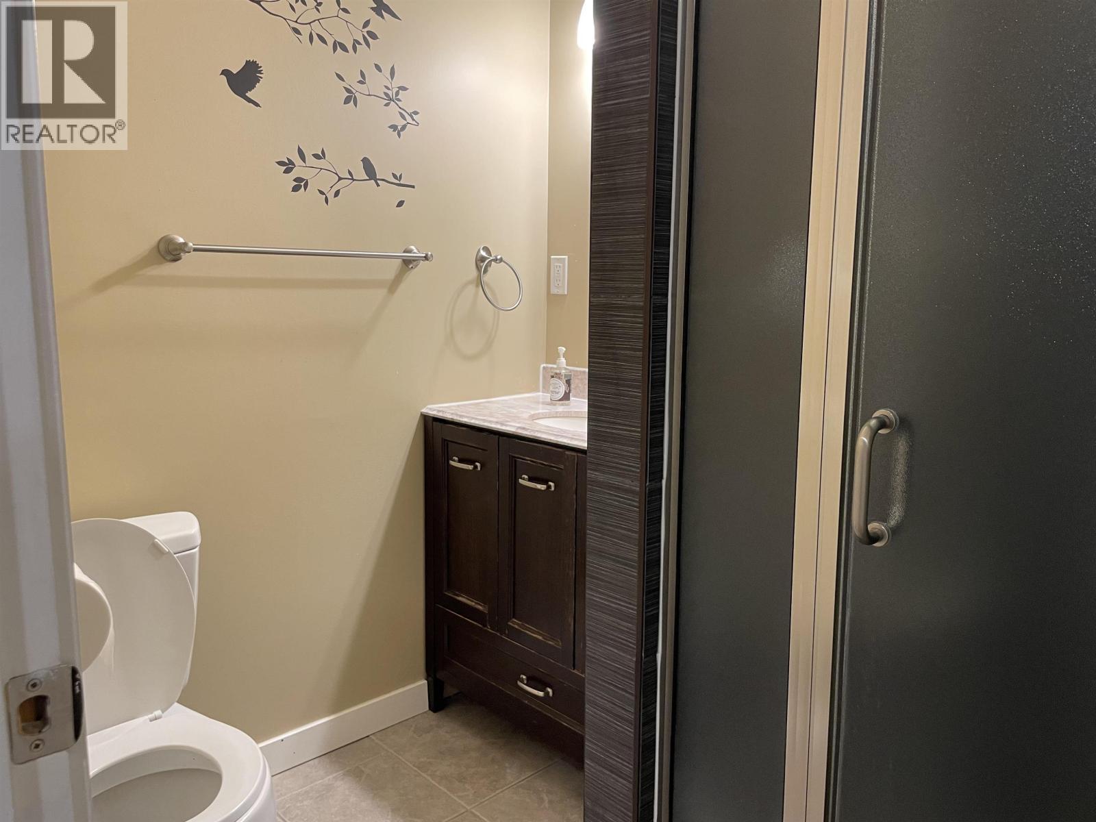 2498 Devonshire Crescent, Prince George, BC - Indoor Photo Showing Bathroom