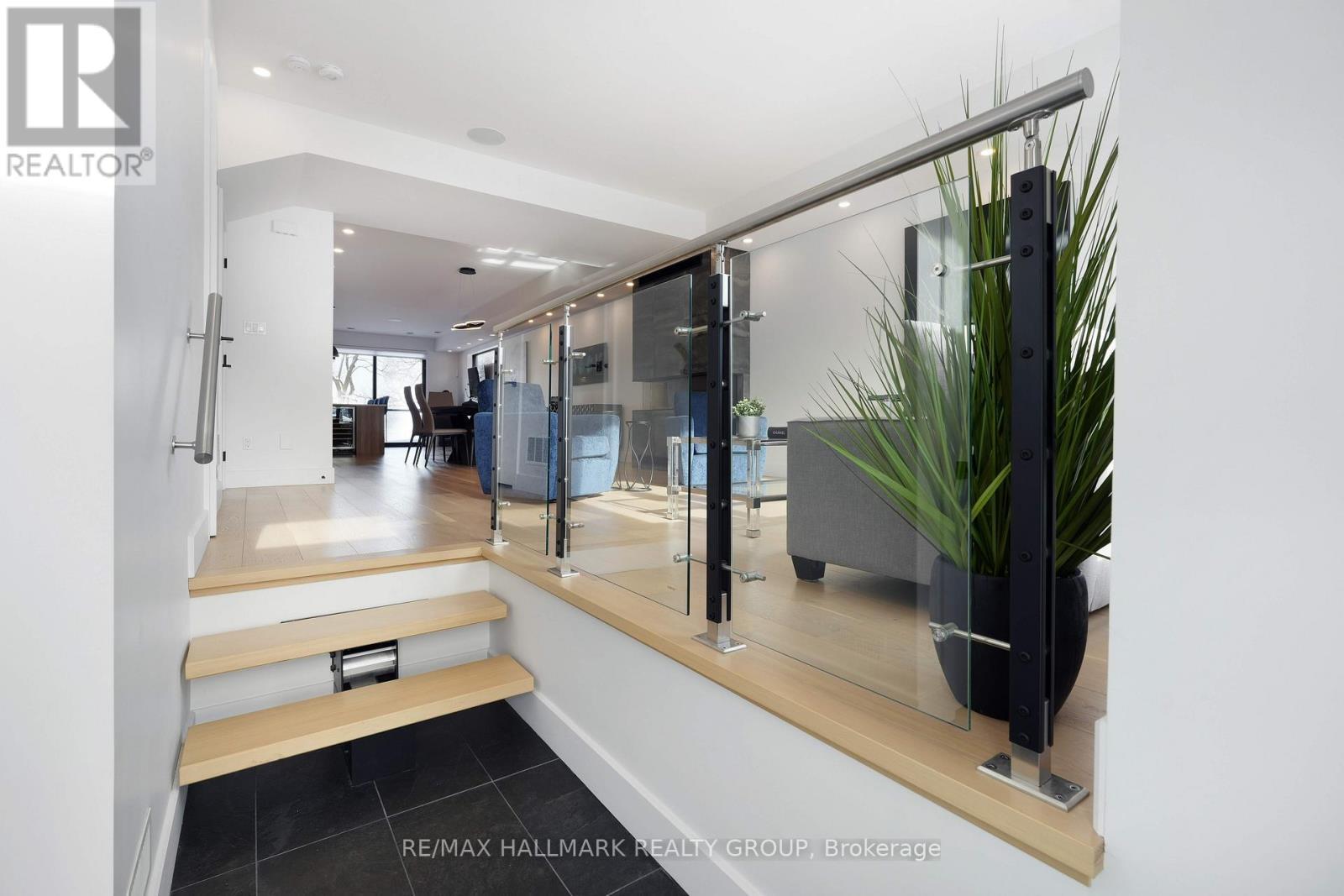 Main Level - Foyer with architectural glass - 2167 Rice Avenue, Ottawa, ON - Indoor Photo Showing Other Room