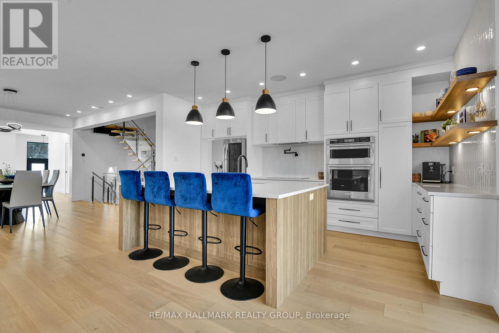 Main Level - Kitchen - 2167 Rice Avenue, Ottawa, ON - Indoor Photo Showing Kitchen With Upgraded Kitchen