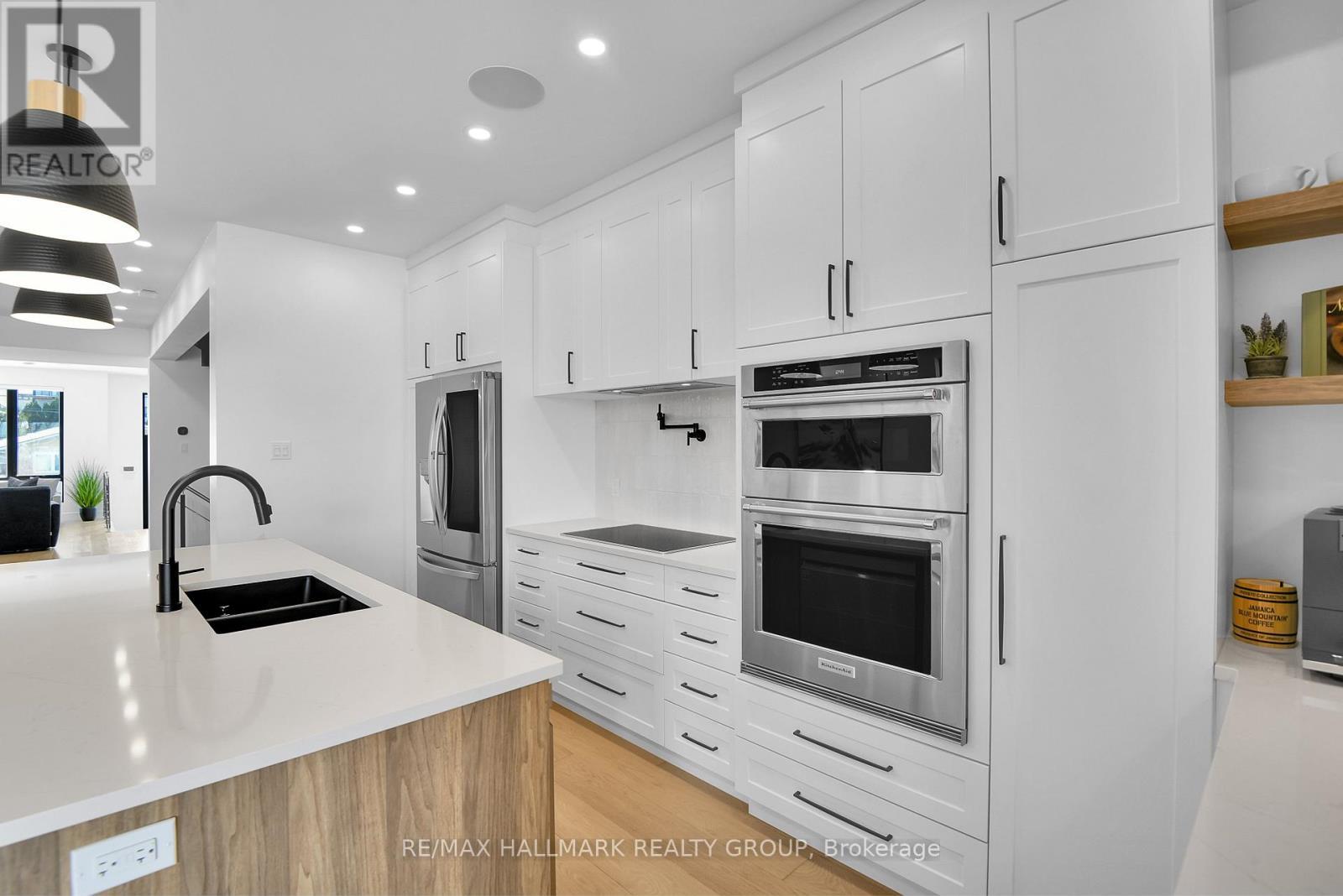 Main Level - Kitchen - 2167 Rice Avenue, Ottawa, ON - Indoor Photo Showing Kitchen With Double Sink With Upgraded Kitchen
