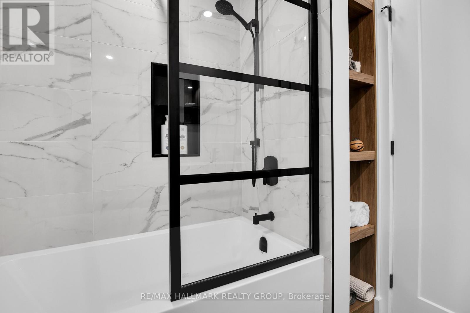 2nd floor - 4 piece bathroom - 2167 Rice Avenue, Ottawa, ON - Photo Showing Bathroom