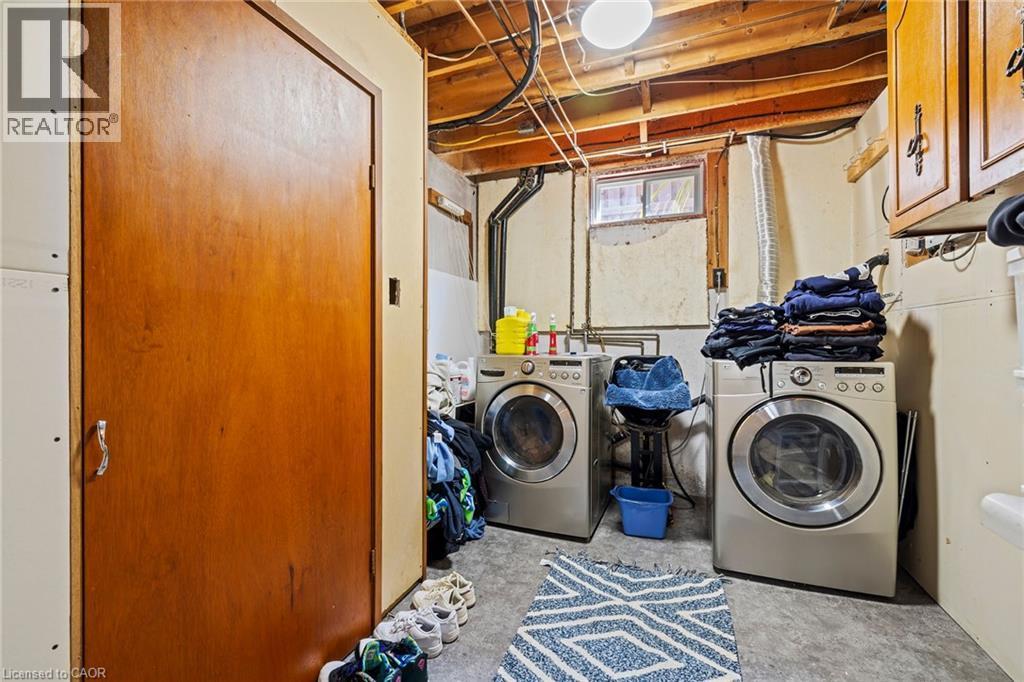 490 Queen Victoria Drive, Hamilton, ON - Indoor Photo Showing Laundry Room