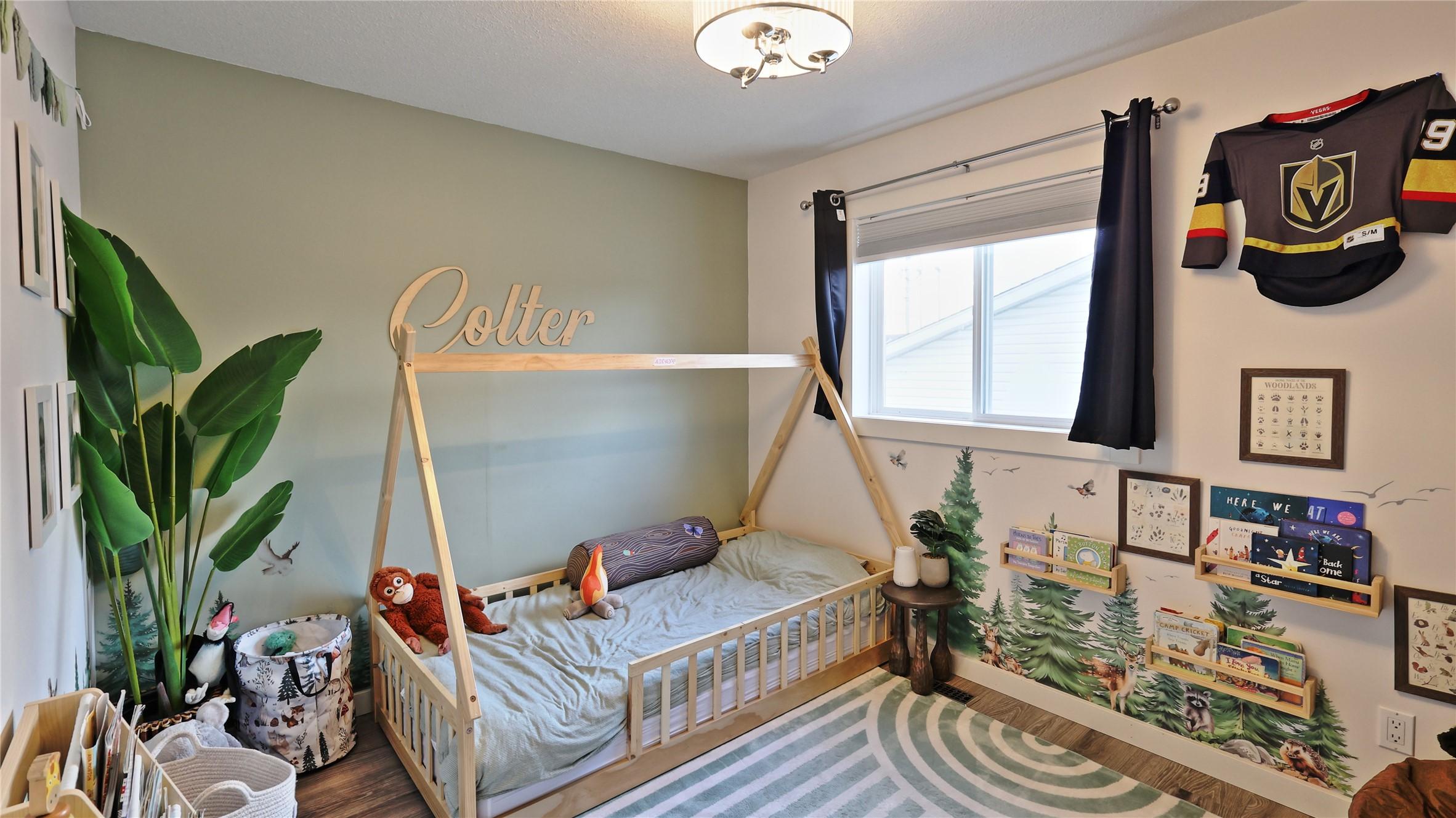 208 8Th Street, Cranbrook, BC - Indoor Photo Showing Bedroom
