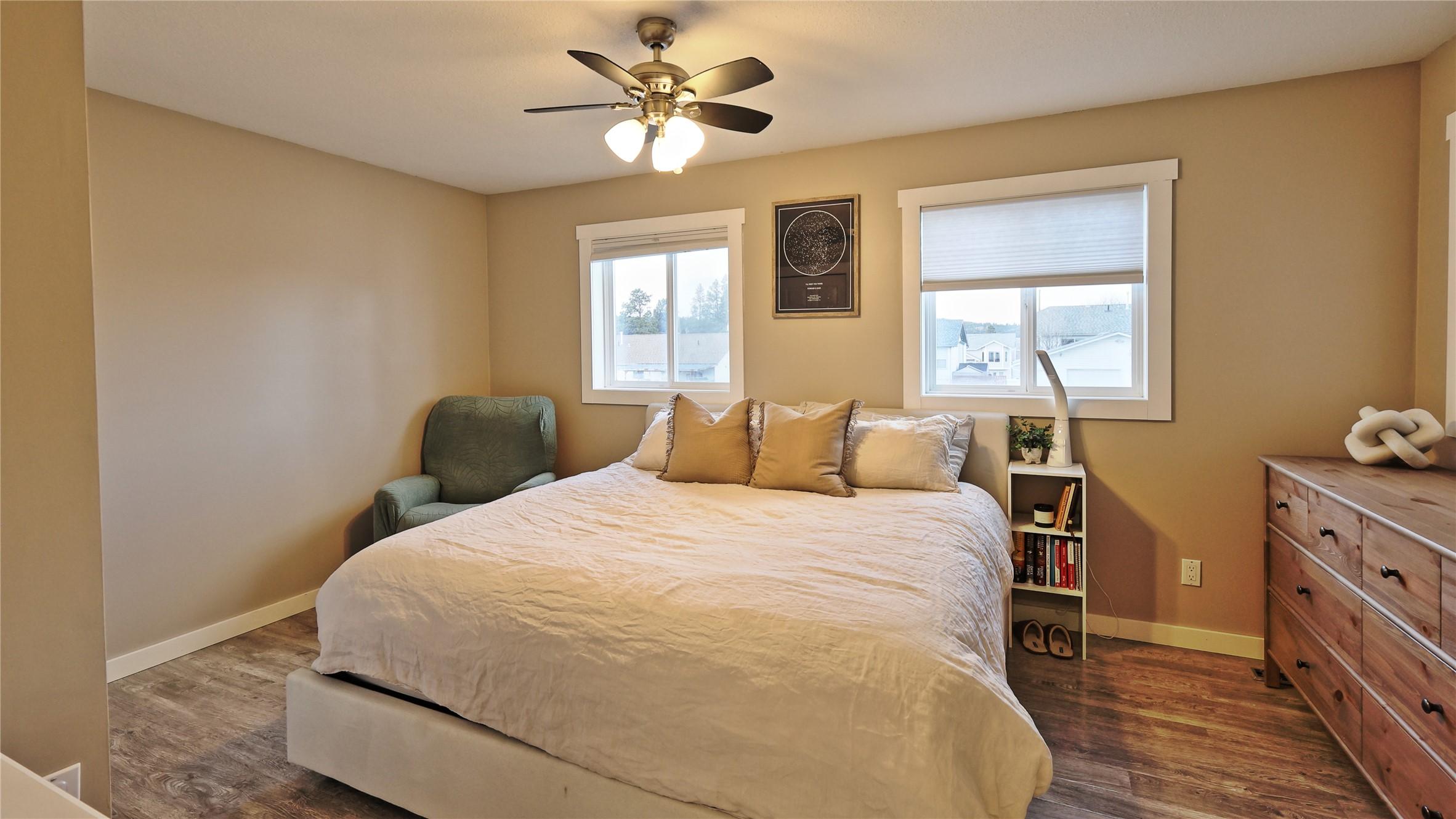 208 8Th Street, Cranbrook, BC - Indoor Photo Showing Bedroom