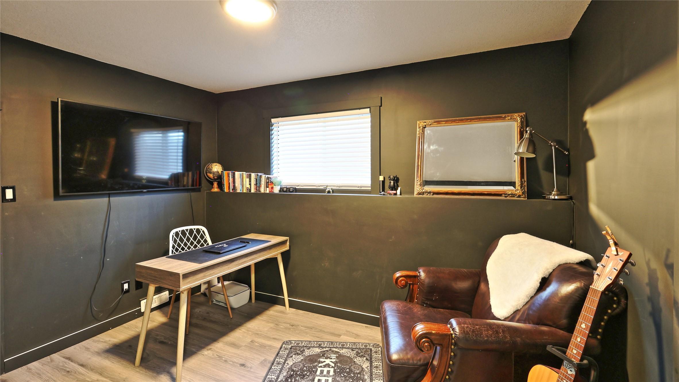 208 8Th Street, Cranbrook, BC - Indoor Photo Showing Other Room