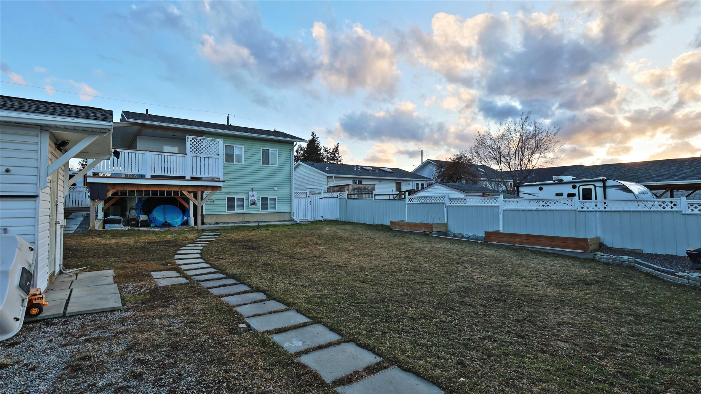 208 8Th Street, Cranbrook, BC - Outdoor