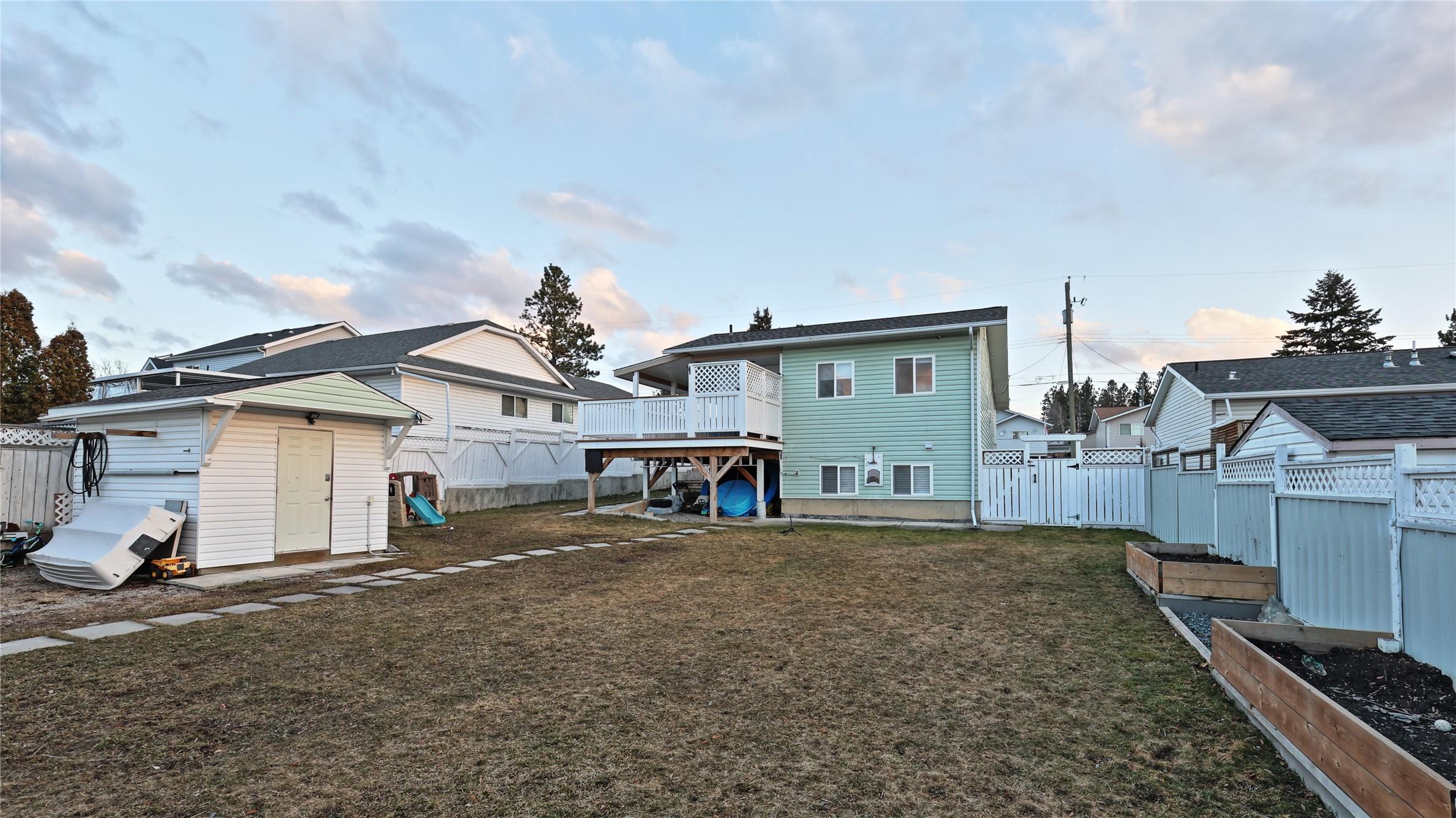 208 8Th Street, Cranbrook, BC - Outdoor