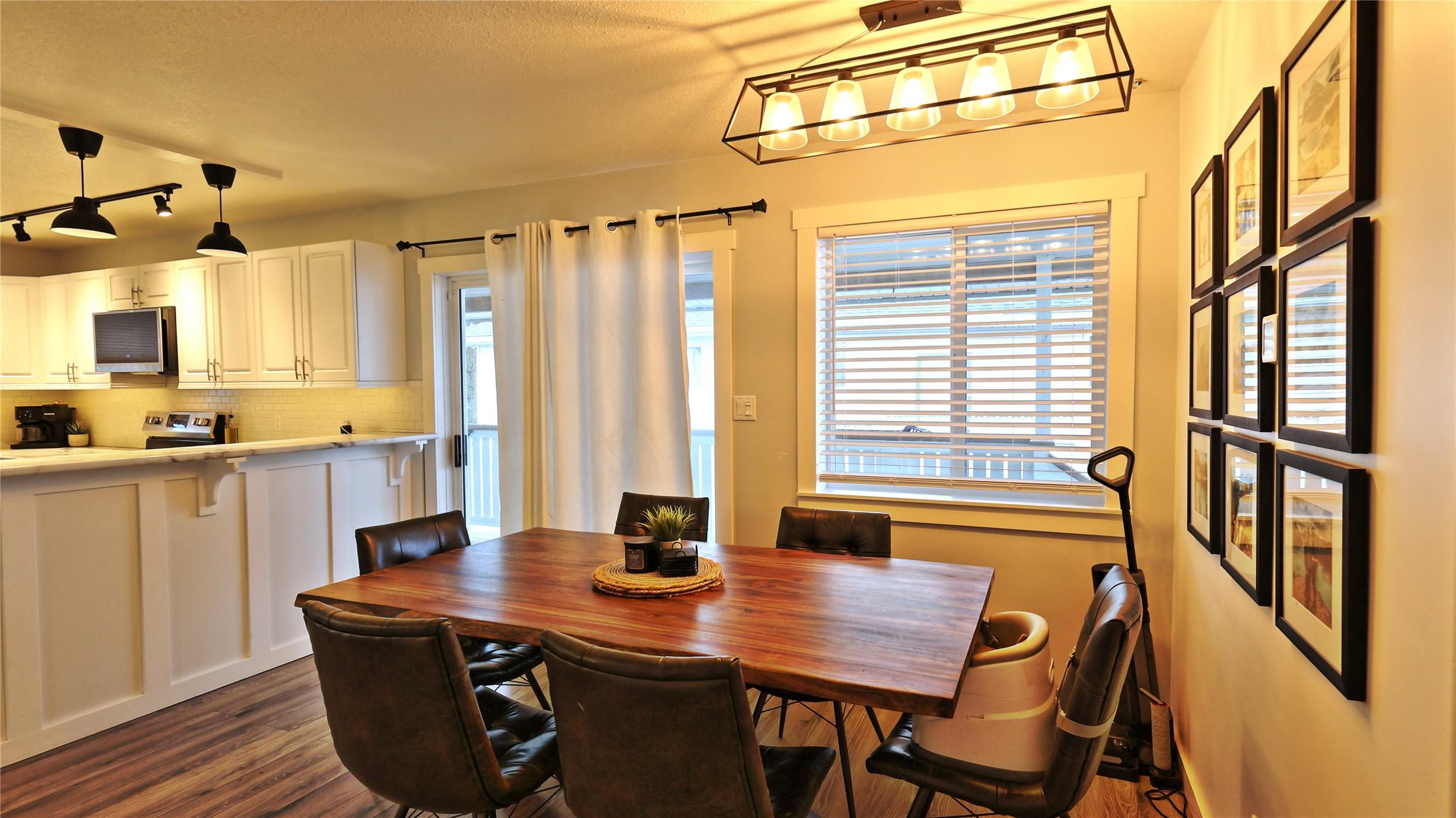 208 8Th Street, Cranbrook, BC - Indoor Photo Showing Dining Room