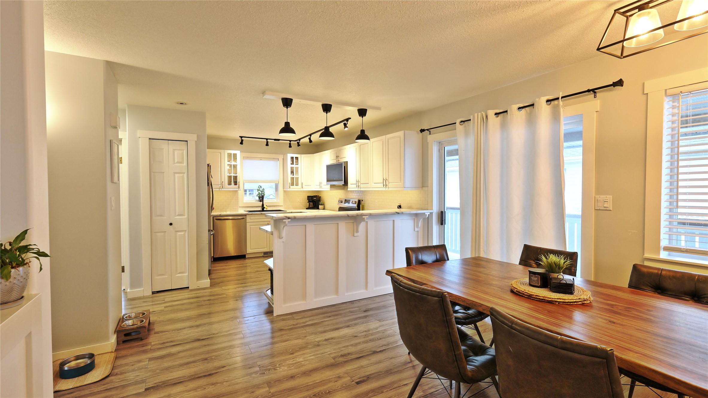 208 8Th Street, Cranbrook, BC - Indoor Photo Showing Other Room