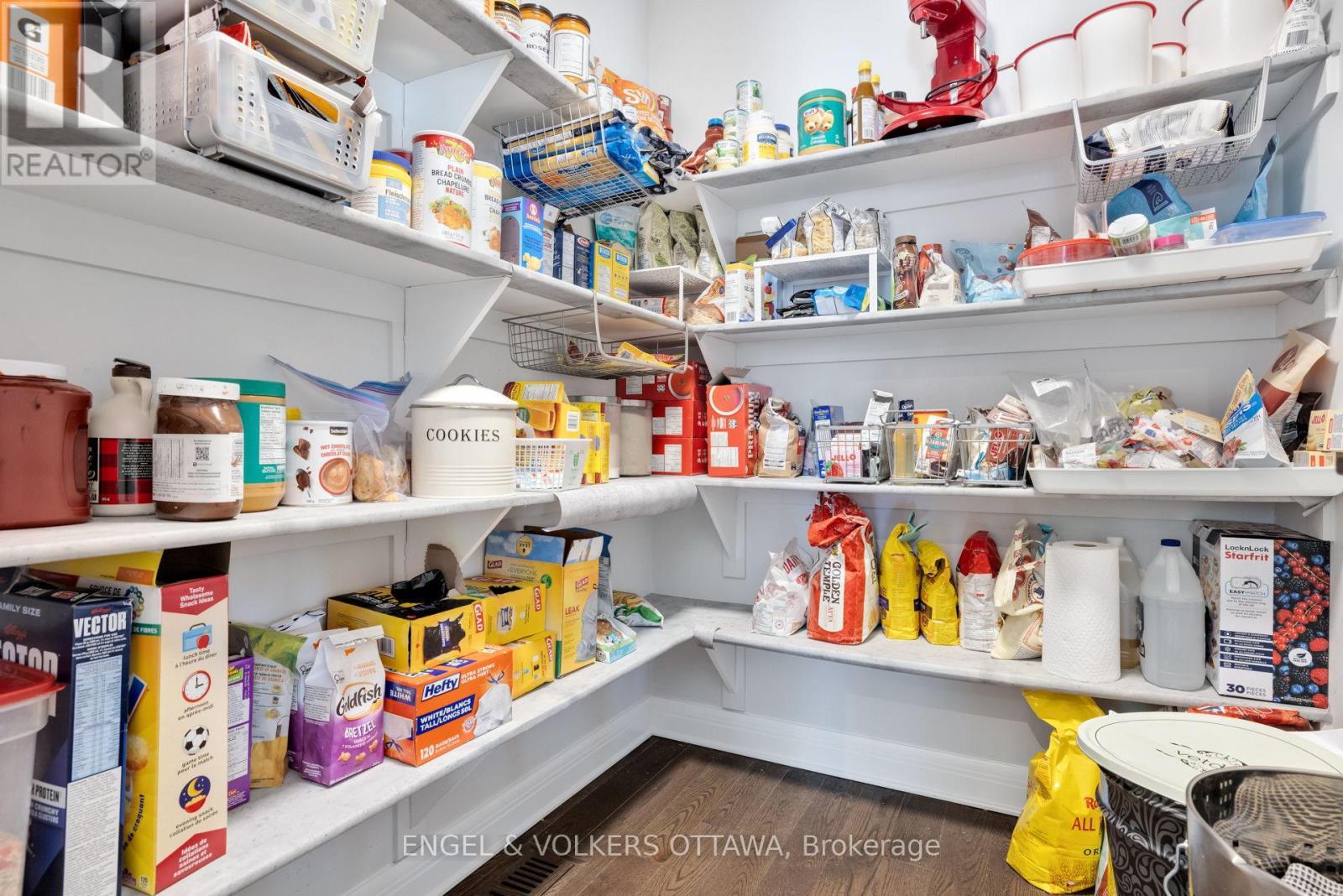 157 Avro Circle, Ottawa, ON - Indoor With Storage