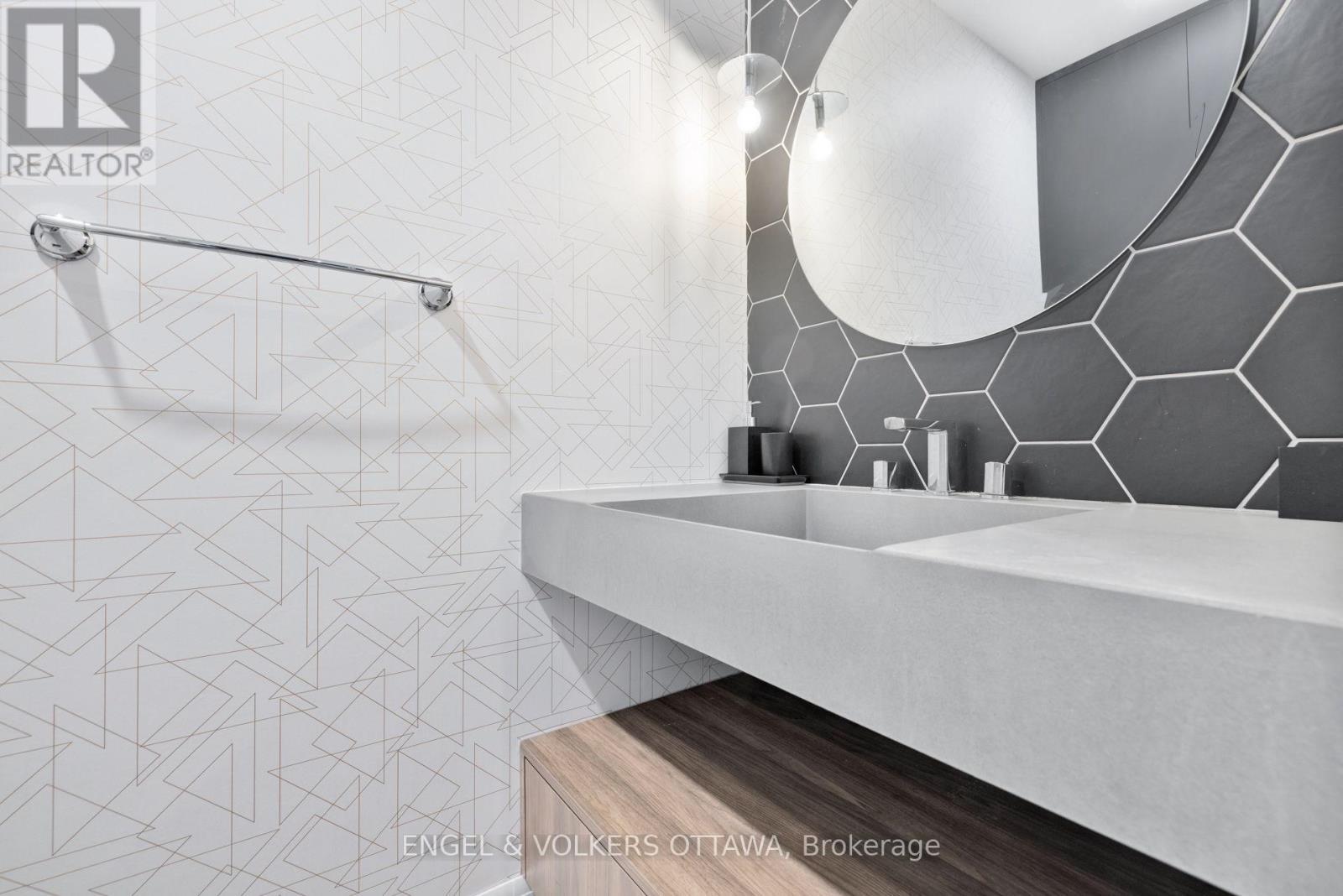 157 Avro Circle, Ottawa, ON -