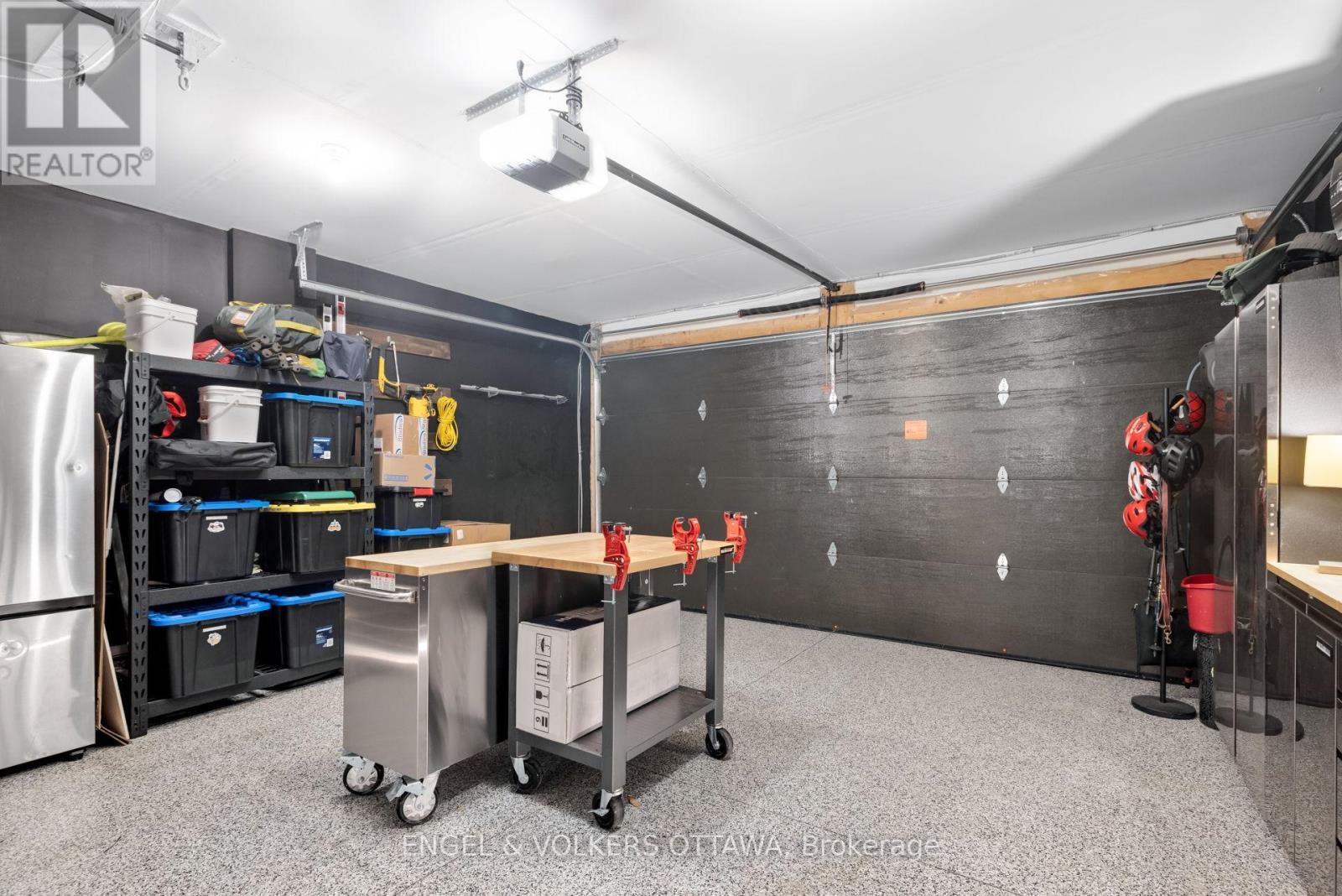 157 Avro Circle, Ottawa, ON - Indoor Photo Showing Garage