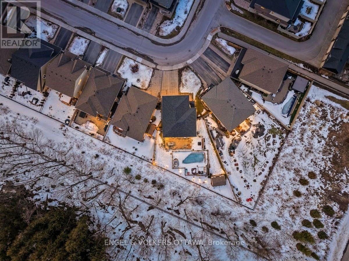 157 Avro Circle, Ottawa, ON -