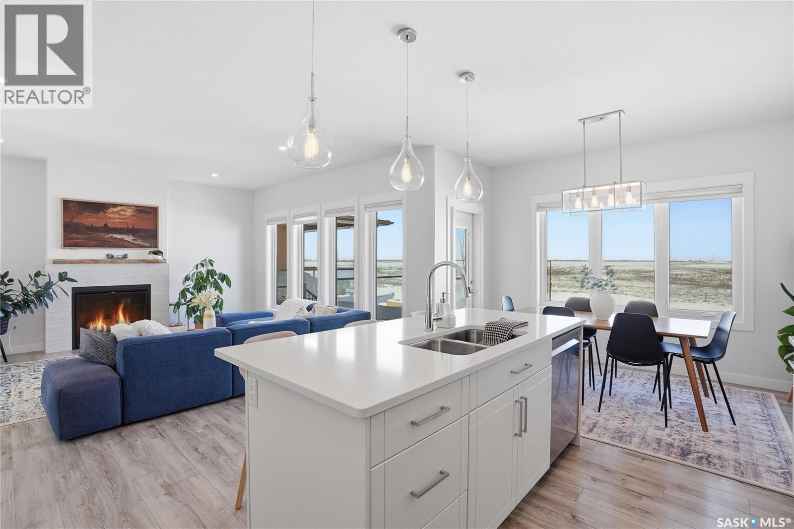 619 Fast Crescent, Saskatoon, SK - Indoor With Fireplace