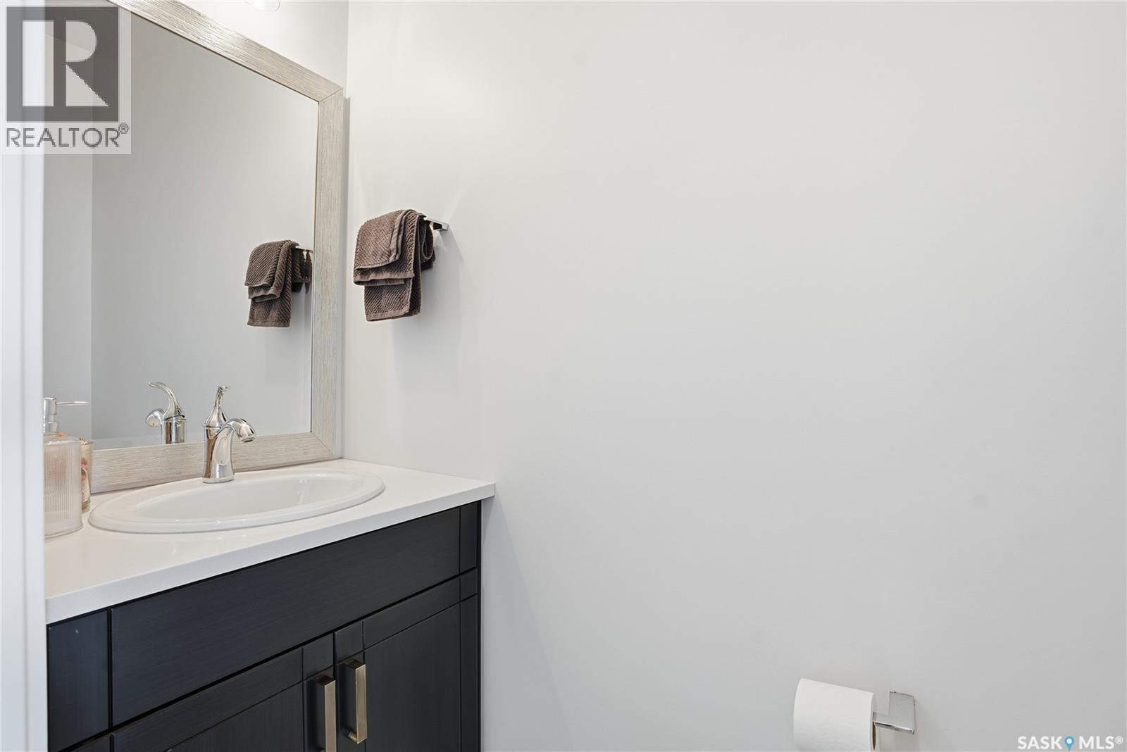 619 Fast Crescent, Saskatoon, SK - Indoor Photo Showing Bathroom