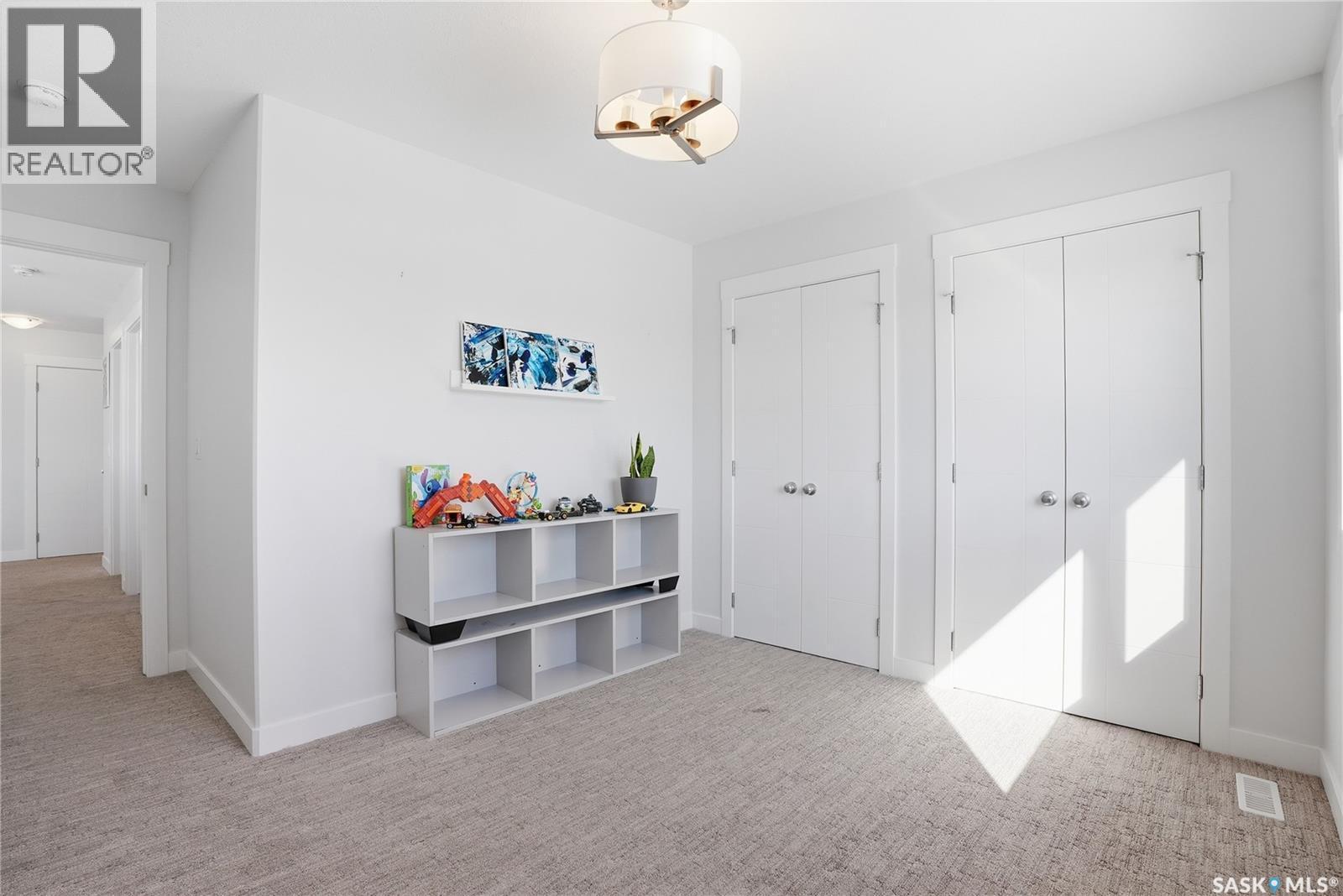 619 Fast Crescent, Saskatoon, SK - Indoor Photo Showing Other Room