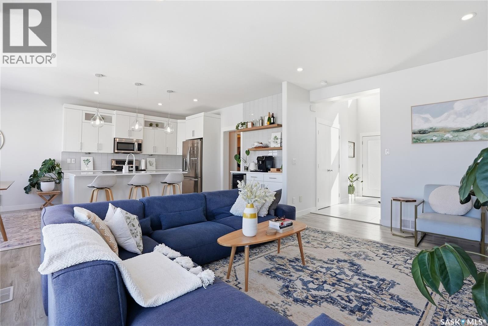619 Fast Crescent, Saskatoon, SK - Indoor Photo Showing Living Room