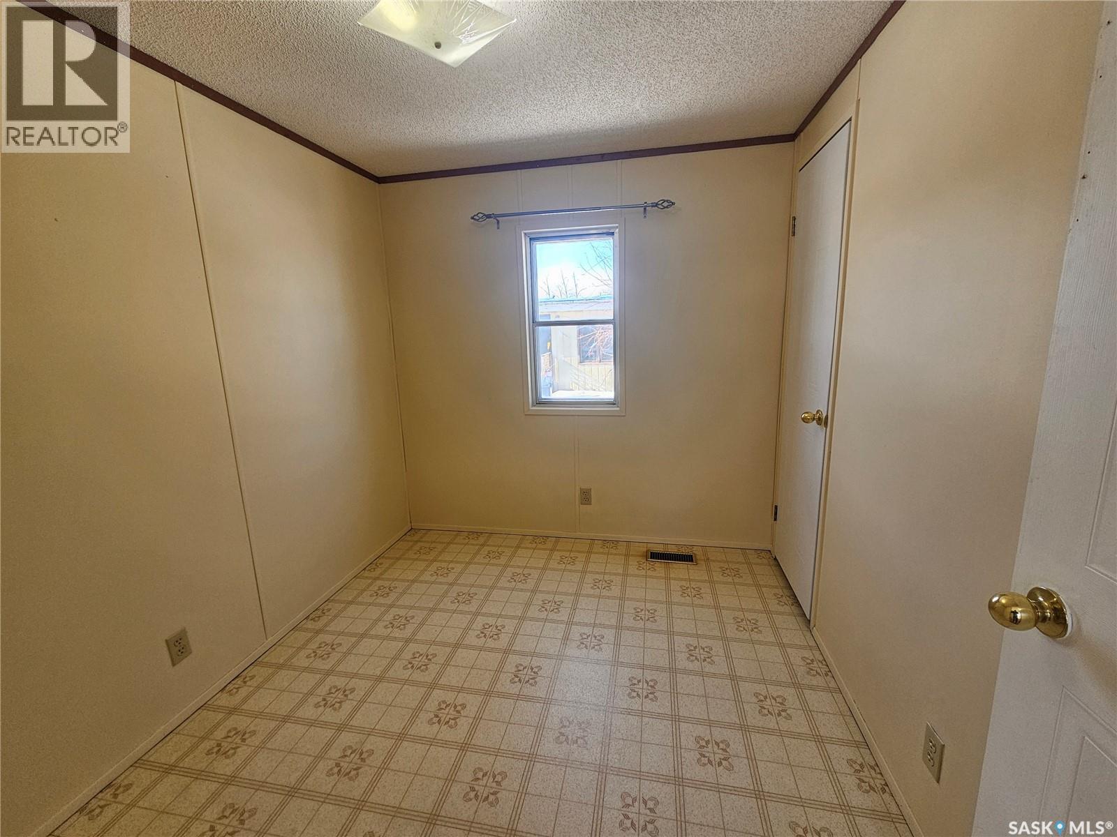 33 Stack Crescent, Meadow Lake, SK - Indoor Photo Showing Other Room