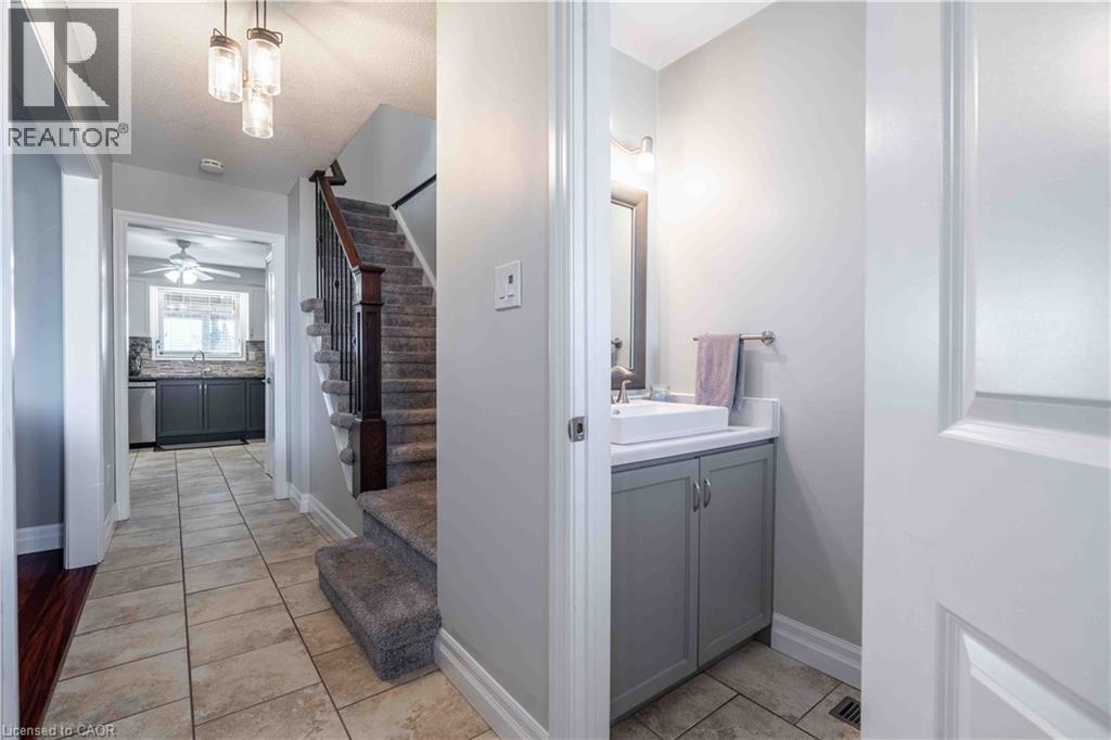 16 Clansman Crescent, Caledonia, ON - Indoor