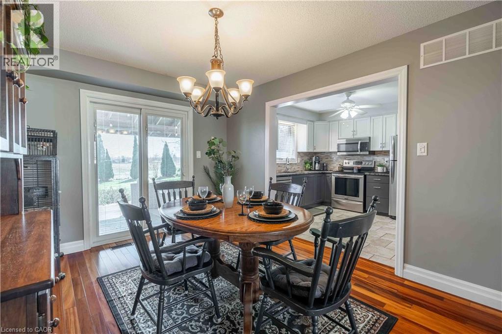 16 Clansman Crescent, Caledonia, ON - Indoor Photo Showing Dining Room
