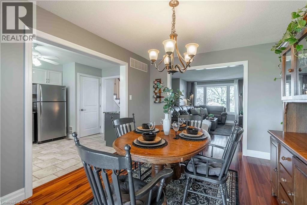 16 Clansman Crescent, Caledonia, ON - Indoor Photo Showing Dining Room