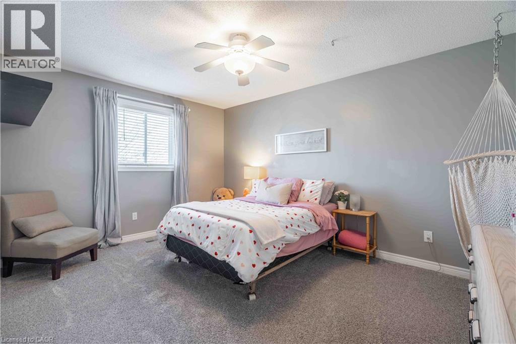 16 Clansman Crescent, Caledonia, ON - Indoor Photo Showing Bedroom
