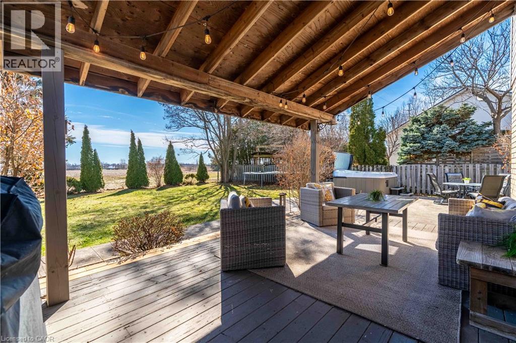 16 Clansman Crescent, Caledonia, ON - Outdoor With Deck Patio Veranda