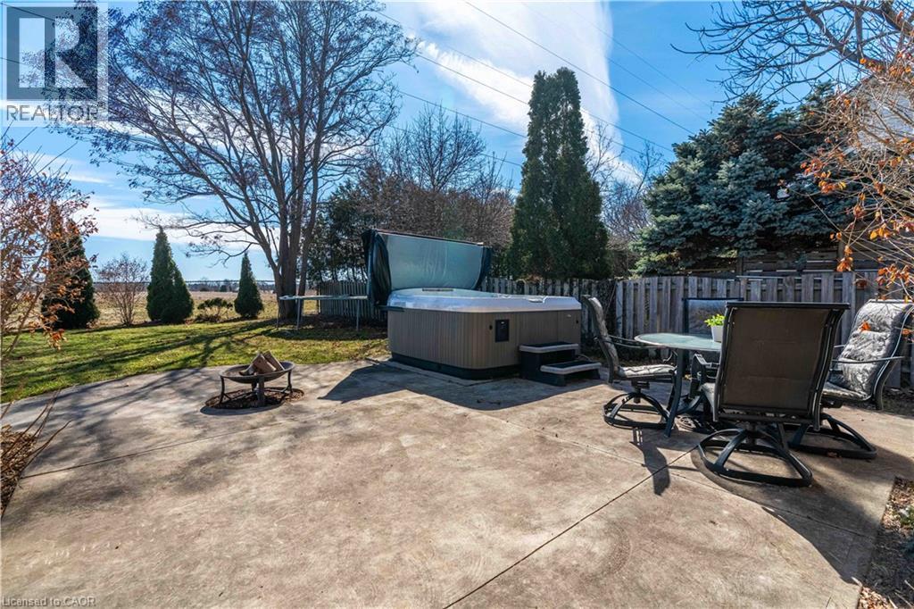 16 Clansman Crescent, Caledonia, ON - Outdoor