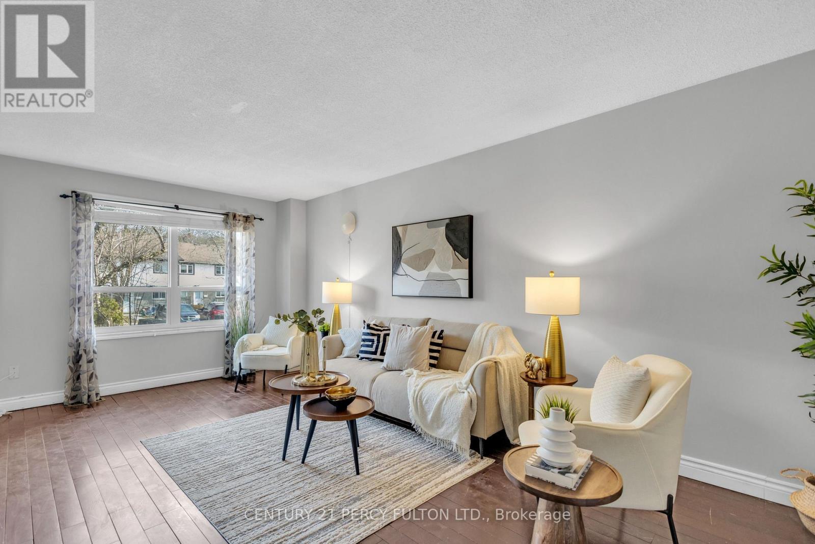 23 - 445 Pioneer Drive, Kitchener, ON - Indoor Photo Showing Living Room