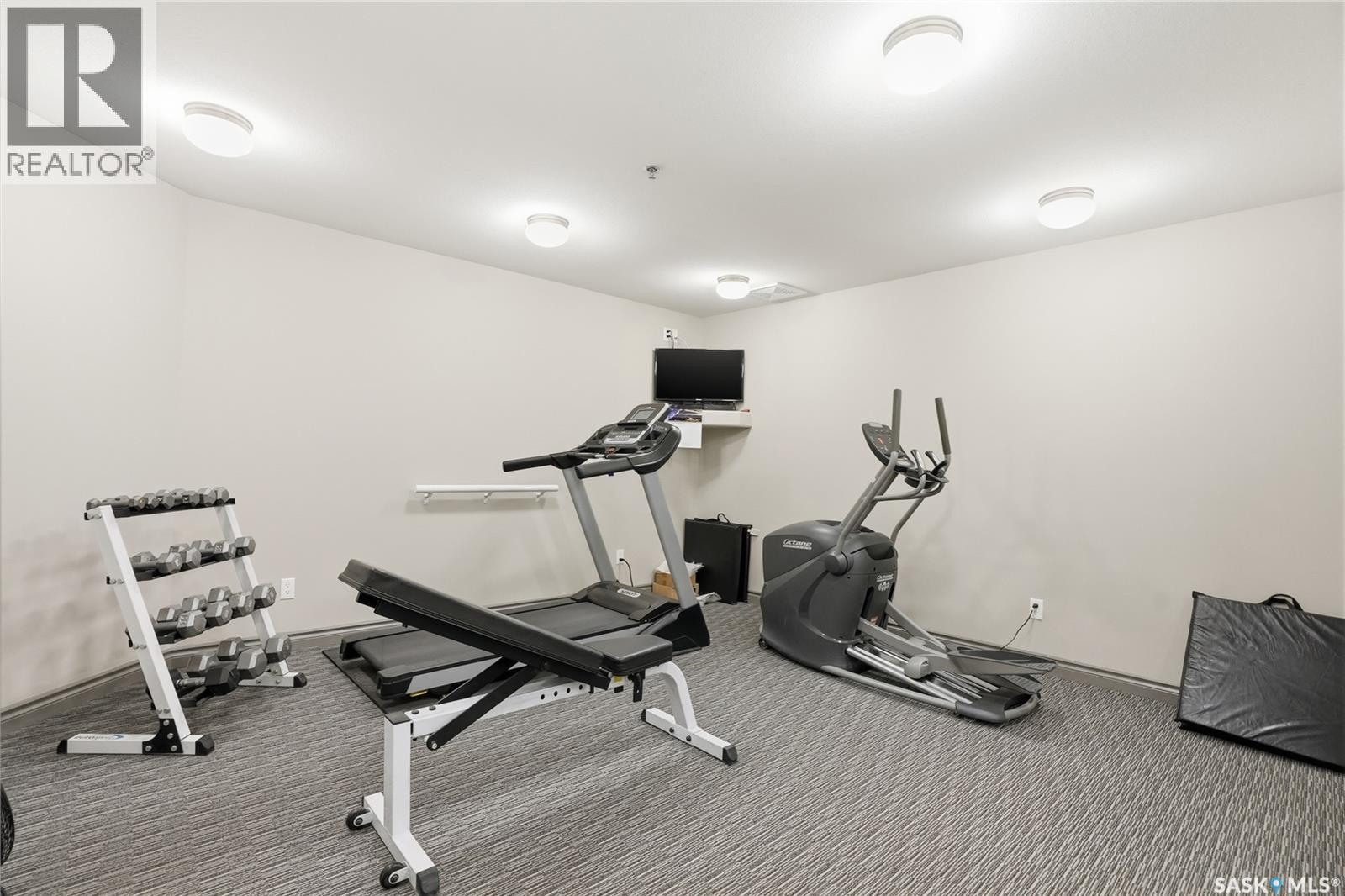 111 619 Saskatchewan Crescent W, Saskatoon, SK - Indoor Photo Showing Gym Room