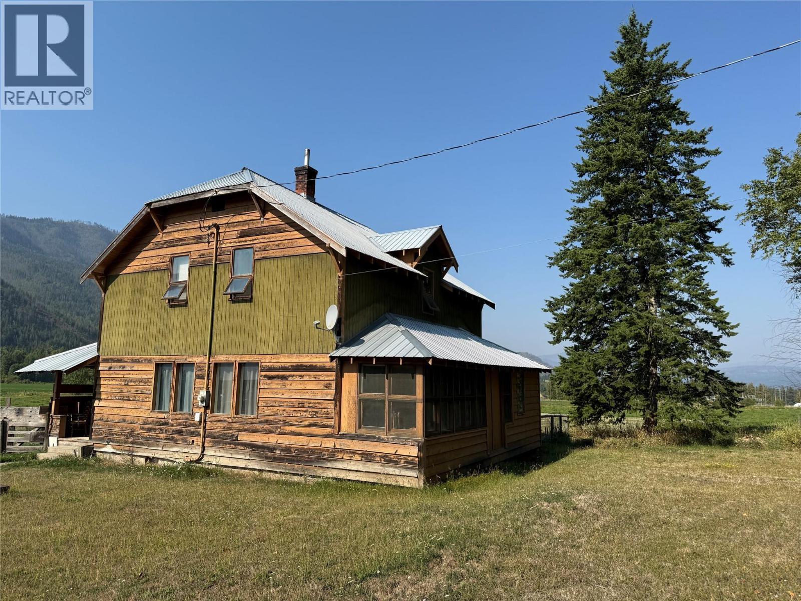 1936 Farmhouse - 1403 Notch Hill Road, Sorrento, BC - Outdoor