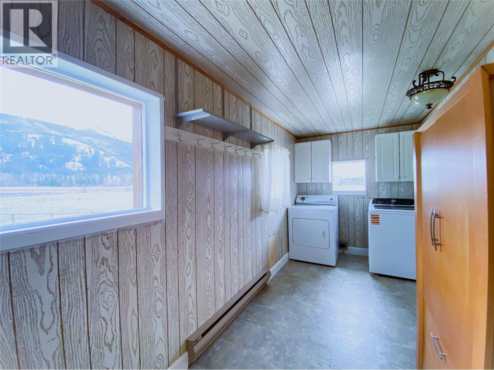 Laundry Room - 1403 Notch Hill Road, Sorrento, BC - Indoor