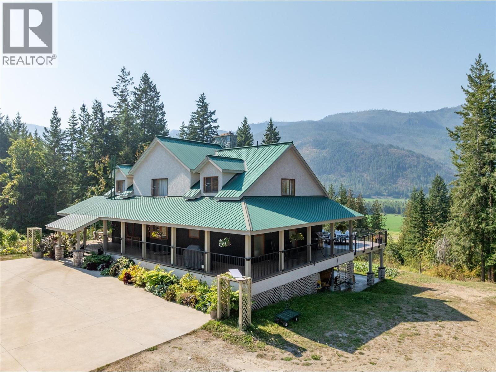 1403 Notch Hill Road, Sorrento, BC - Outdoor With Deck Patio Veranda