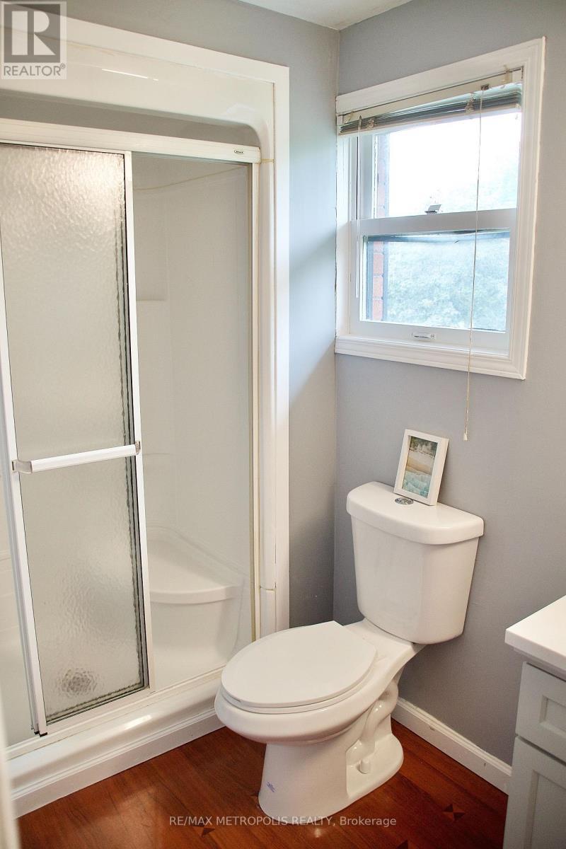 1405 Manitou Drive, Oshawa, ON - Indoor Photo Showing Bathroom