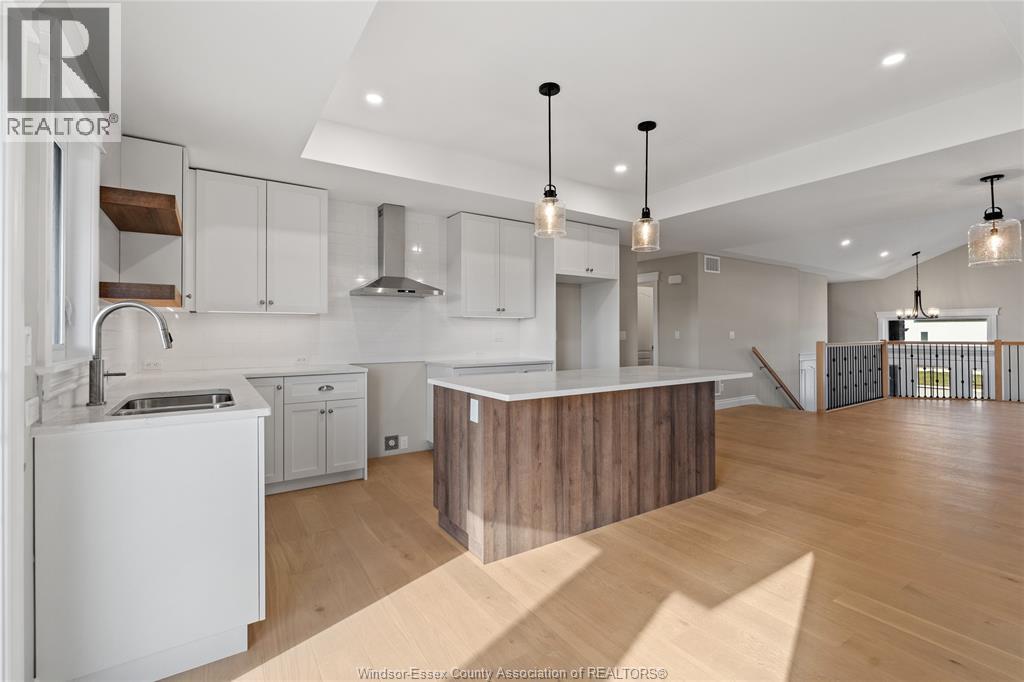 4418 Belmont, Comber, ON - Indoor Photo Showing Kitchen With Double Sink With Upgraded Kitchen