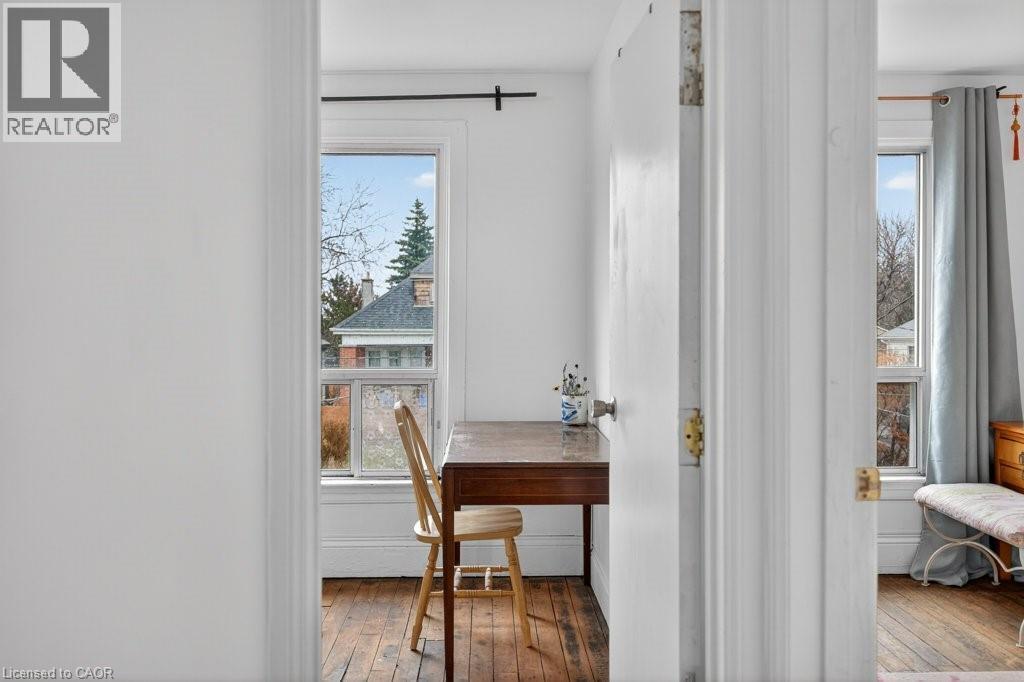 523 Catharine Street N, Hamilton, ON - Indoor