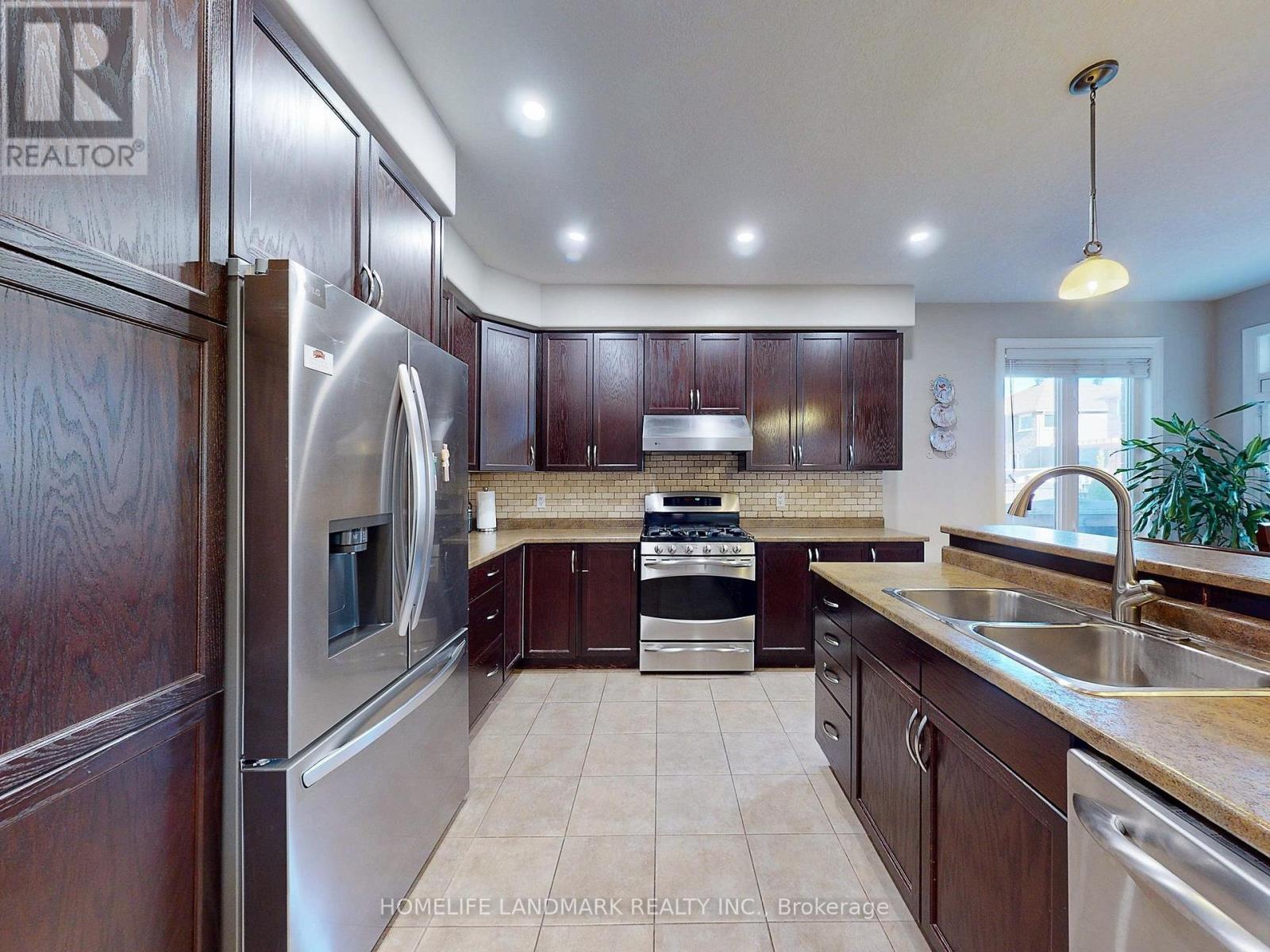 73 Graihawk Drive, Barrie, ON - Indoor Photo Showing Kitchen With Double Sink