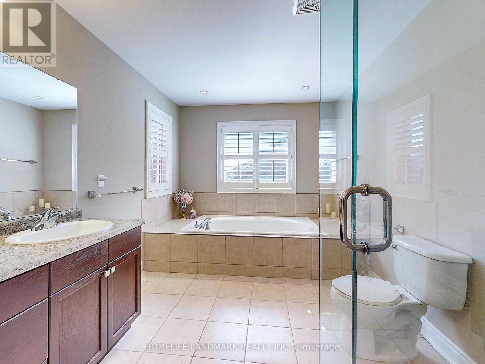 73 Graihawk Drive, Barrie, ON - Indoor Photo Showing Bathroom