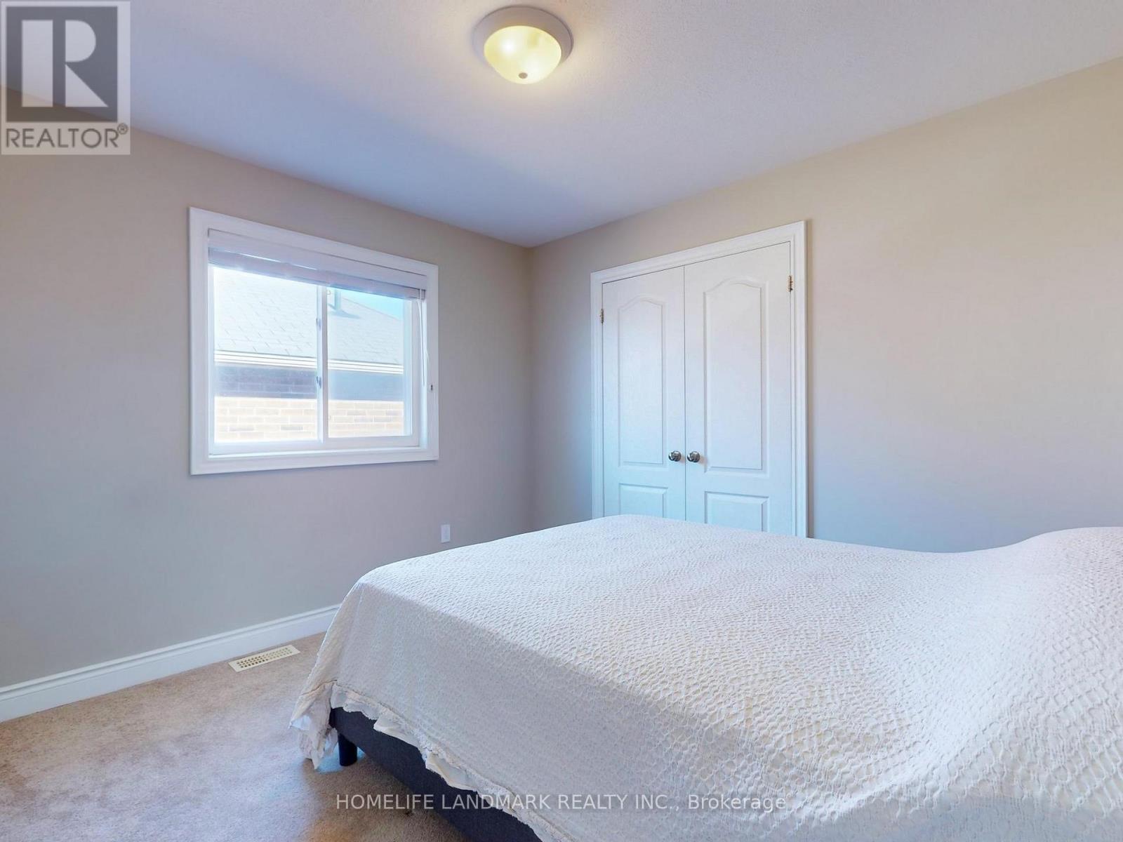 73 Graihawk Drive, Barrie, ON - Indoor Photo Showing Bedroom