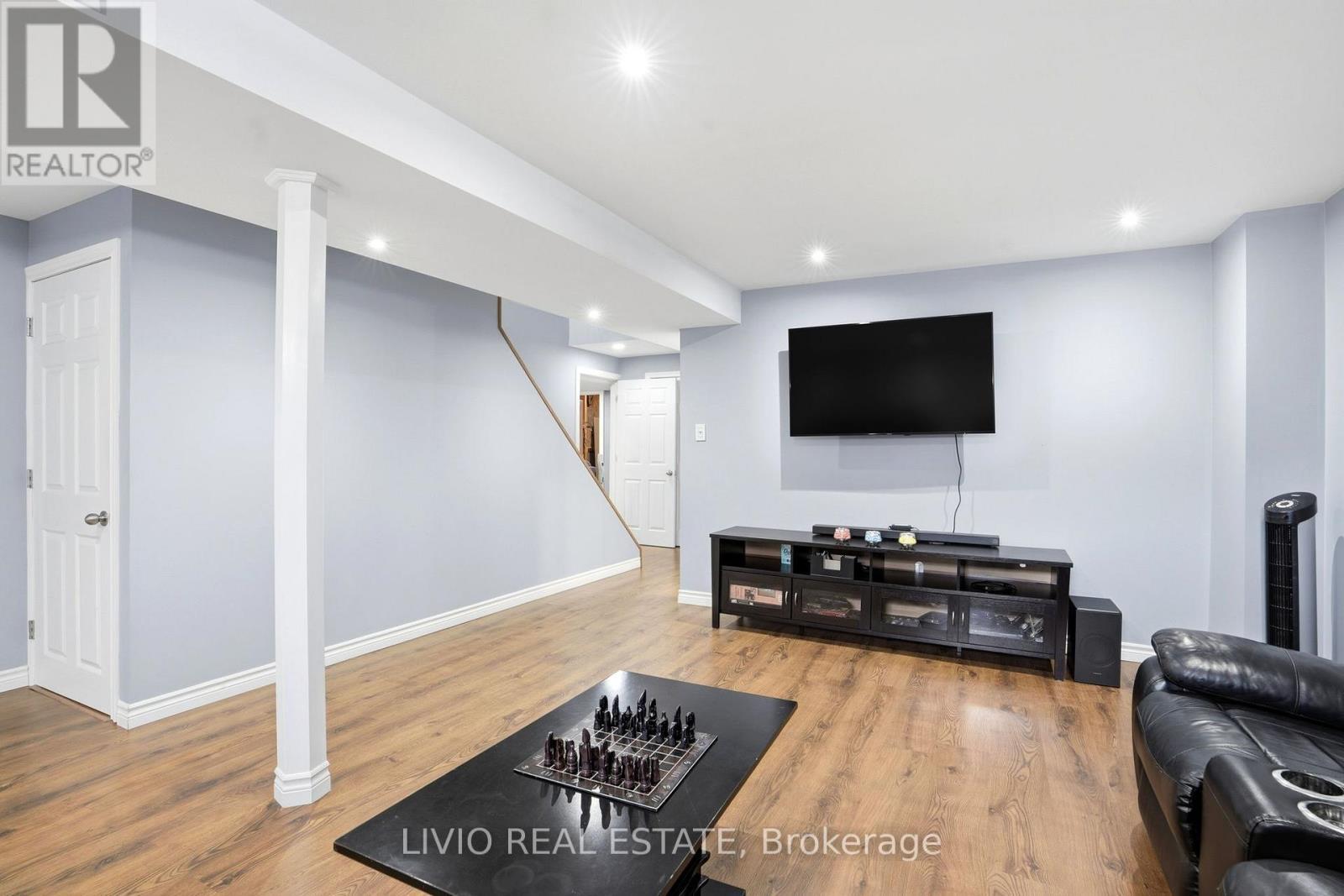 19 Konstantine Court, Hamilton, ON - Indoor