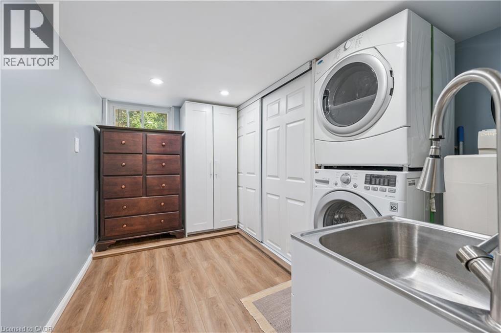 310 Kitchener Road, Cambridge, ON - Indoor Photo Showing Laundry Room